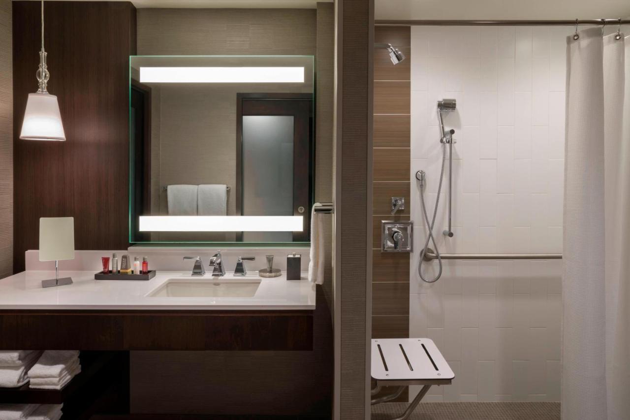 บัฟฟาโล แมริออท แอท เลคอม ฮาร์เบอร์เซ็นเตอร์ Hotel ภายนอก รูปภาพ
