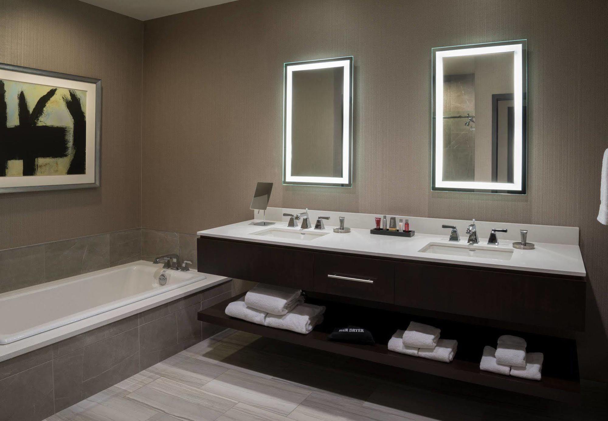 บัฟฟาโล แมริออท แอท เลคอม ฮาร์เบอร์เซ็นเตอร์ Hotel ภายนอก รูปภาพ